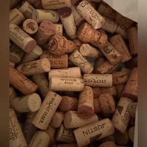 Large bag of 500 Wine and Champagne Corks